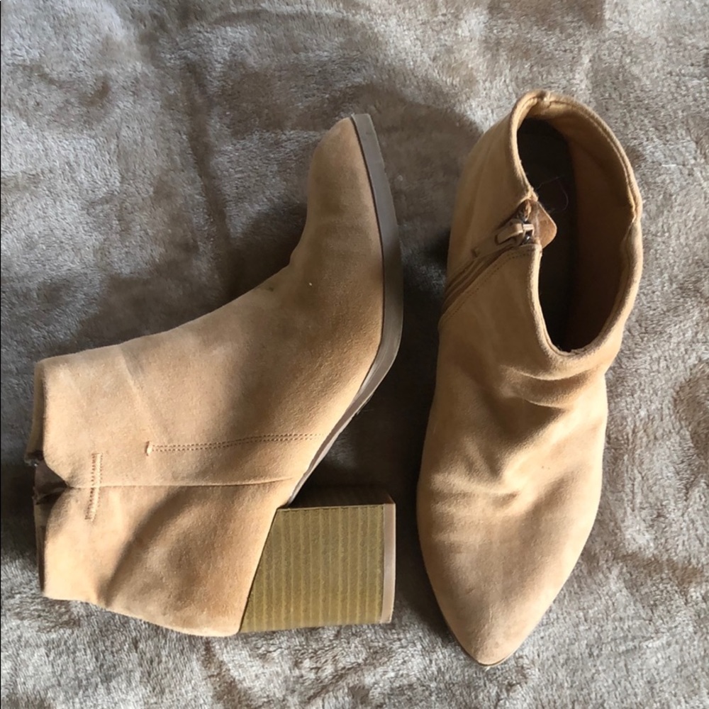 Tan bootie - Picture 2 of 4